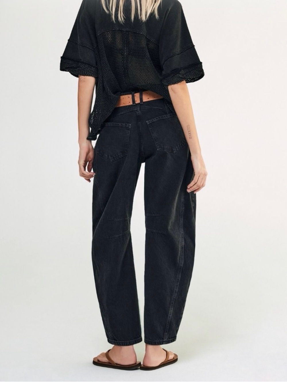 We The Free Lucky You Mid Rise Barrel Jeans Short Inseam. - Picture 2 of 9